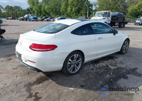 2018 Mercedes-Benz C 300 z USA, uszkodzony, nr VIN WDDWJ4JB9JF731349